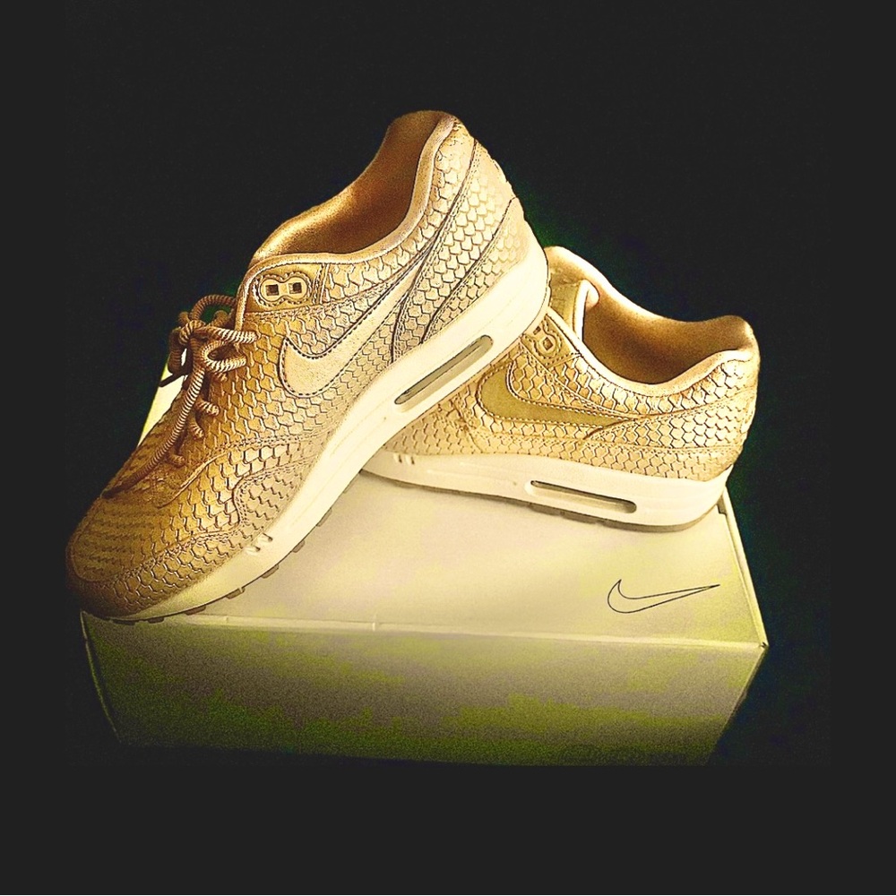 NWOT Ladies Nike Air Max ***Box Included***